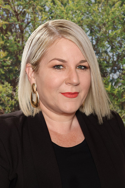 Mrs Annemieke Kallay